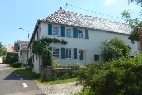 Eulennest, Haus Vogelgesang in Gersheim, Deutschland