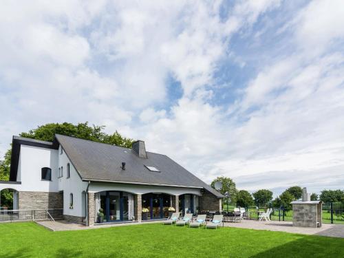 Classy villa in B llingen with High Fens and town of Spa nearby gîte à louer Heppenbach