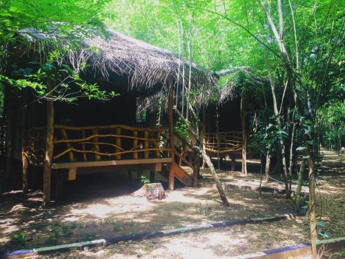 Riverside Camping Udawalawa Holiday Park Caravan Park Udawalawe