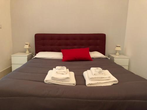 Deluxe Room image 7