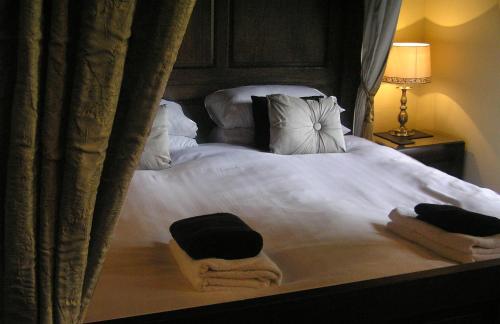 TOWNHOUSE ROOMS - image 2