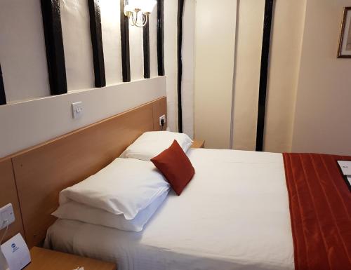 Best Western Cedars Hotel - image 7