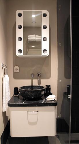 Frida Suites - image 8