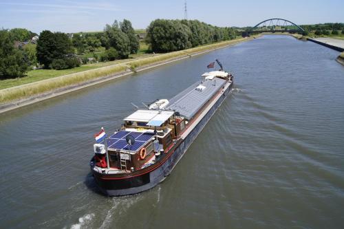 BlackPearl Boat&Breakfast