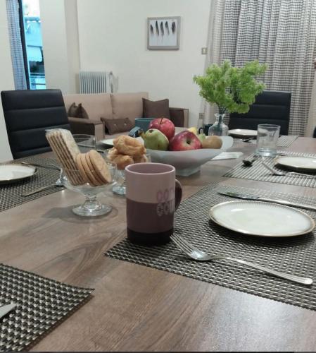  Comfortable 4th fl flat ideal for up to 8 people in Pýrgos