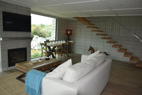 157 Field Way Luxury Lodge