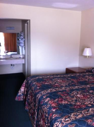 Gold Inn - image 8