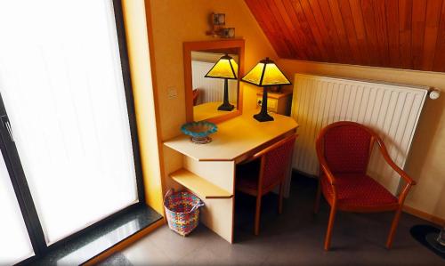 Double Room with Spa Bath image 4