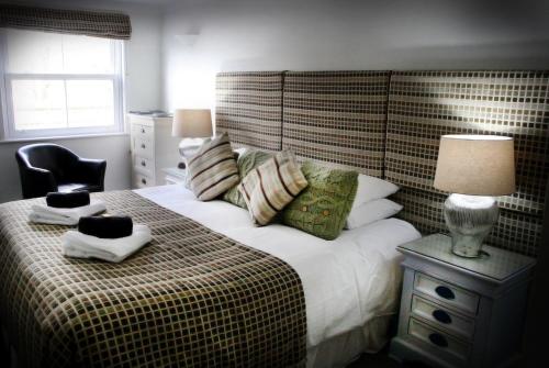 TOWNHOUSE ROOMS Set in a prime location of Truro, TOWNHOUSE ROOMS puts everything the city has to offer just outside your doorstep. The property offers a wide range of amenities and perks to ensure you have a great t