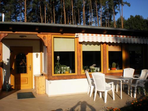 Ferienhäuser Waldidyll (Ferienhauser Waldidyll) in 烏斯特羅