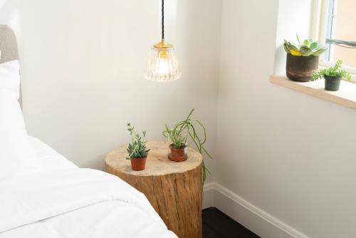 Deluxe Double Room image 4