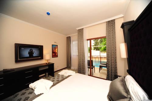 Blueberry Boutique Hotel - image 2