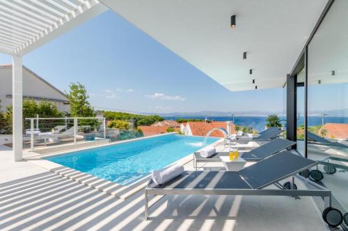 Seaside luxury villa with a swimming pool Sutivan Brac - 16172