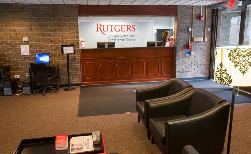 Hol, Rutgers University Inn and Conference Center in New Brunswick