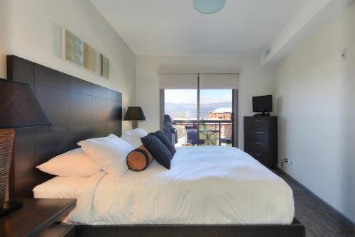 Playa Del Sol Resort - Vacation Rentals Playa Del Sol Resort - Vacation Rentals is perfectly located for both business and leisure guests in Kelowna (BC). Both business travelers and tourists can enjoy the hotels facilities and services. S