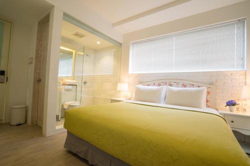 Summerbird - Bed and Brasserie, Bandung