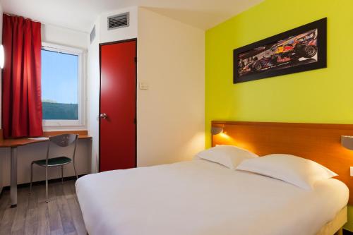 Enzo Hotels Chalons en Champagne Room Type - Triple Room
