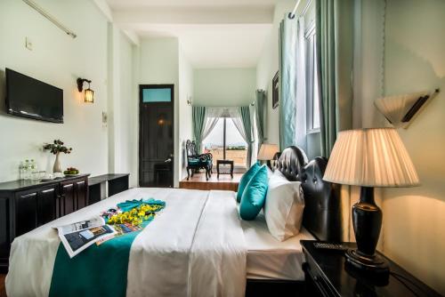 room detail thumbnail 0