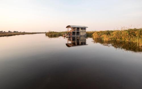 Widok, The Namushasha River Villa in Kongola