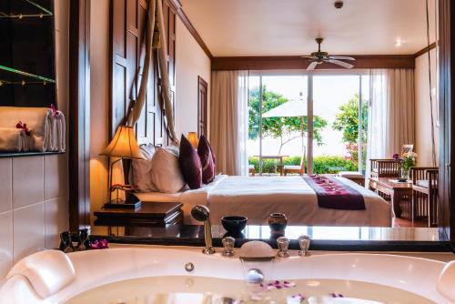 room detail thumbnail 1