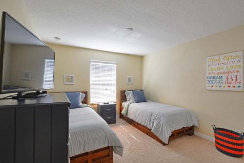 Storey Lake-4 Bedroom Townhome w/Splashpool-1610ST - image 3