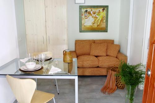 ClassBedroom Barcelona Beach Apartments - image 4