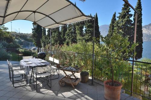  Apartment Spinnaker with Terrace Lake, Pension in Assenza di Brenzone