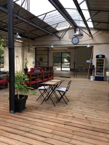 Spa Les Jardins De Chiron Lodges et Tiny House dans le sud - image 10