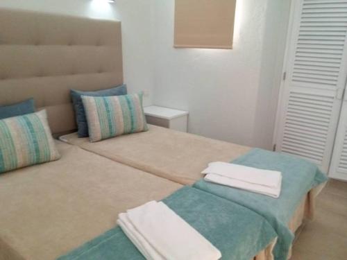 Albufeira Jardim Albufeira Jardim is conveniently located in the popular Albufeira Centro area. The property features a wide range of facilities to make your stay a pleasant experience. 24-hour front desk, luggage sto