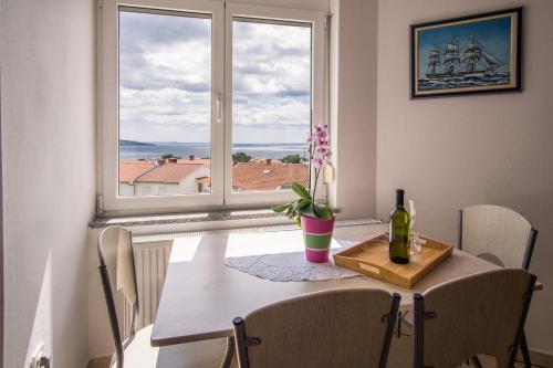  Krk Apartment Sleeps 2 Air Con WiFi in Krk