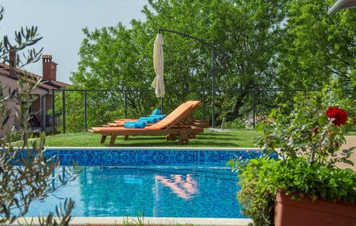 Modern Villa di Rovigno with Pool, Hot Tub and Sea View