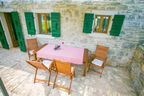 Abortolami with Pool and Garden - image 7