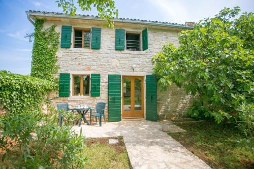Abortolami with Pool and Garden - image 12