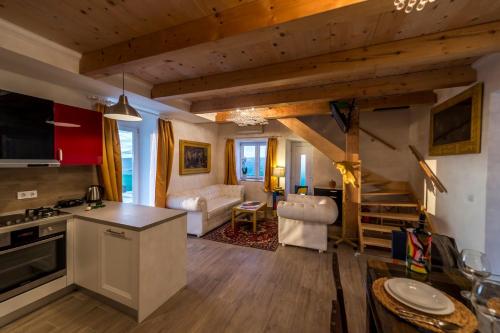 Villa Art house with Pool and a beautiful view on the river Mirna valley - image 13