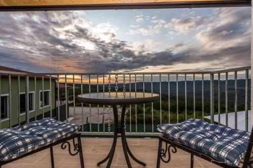 Villa Art house with Pool and a beautiful view on the river Mirna valley - image 2