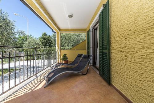 Balkons/terase, Spacious Three-Bedroom Villa Balun with Pool in Kadumi