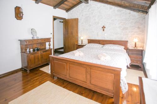 Unique Villa Bošket with Pool and Jacuzzi surrounded by Nature - image 3