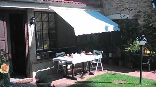 Ēdiens un dzērieni, casa ciosse in Grognardo