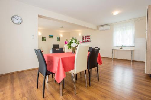 Newly Built and Modernly Furnished Villa Hope I with Pool