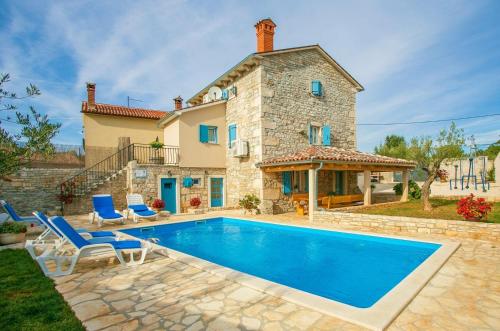 Pets Friendly, Fully Fenced Villa Angela with Pool - Accommodation - Selina