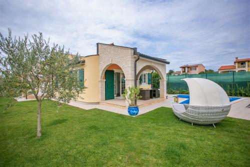 Holiday Home image 9