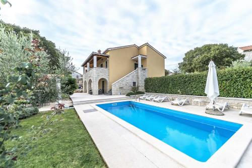 Standard Villa