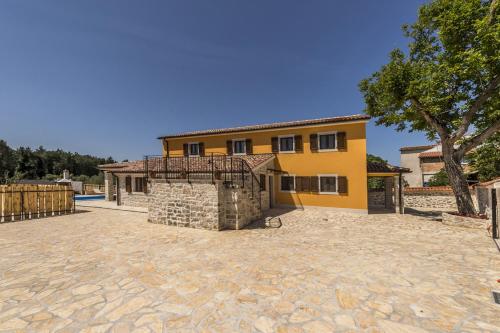Spacious Four-Bedroom Villa Marija Kloštar - image 14