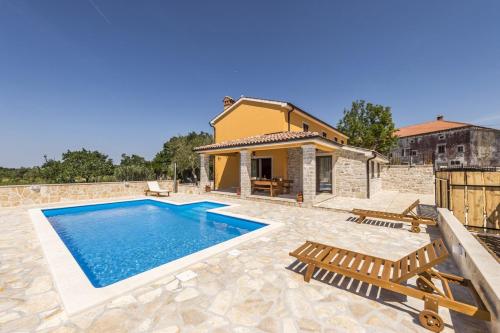 Spacious Four-Bedroom Villa Marija Kloštar - image 13