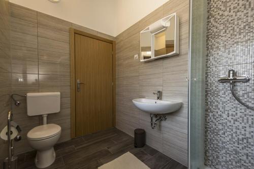 Spacious Four-Bedroom Villa Marija Kloštar - image 12