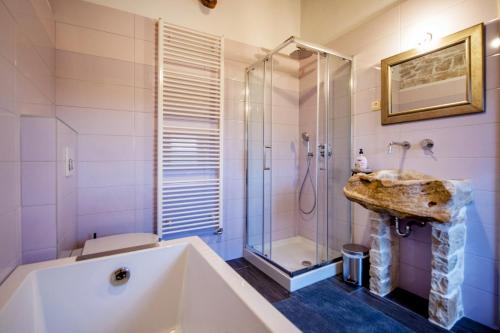 Exclusive Villa Tomani with Private Pool - image 11