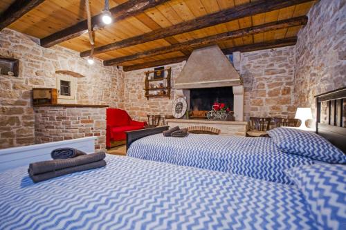 Exclusive Villa Tomani with Private Pool - image 14