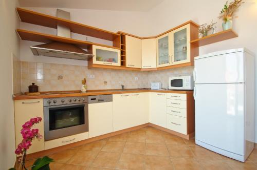 Hella Apartments - image 7