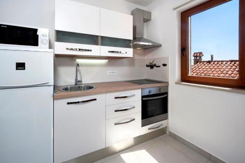 Apartment Complex Beakovic with Sea view - image 2