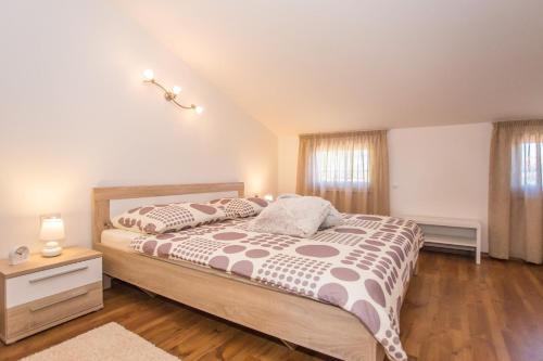 Rustic-Holiday Home Vani with Tavern near Porec - image 4
